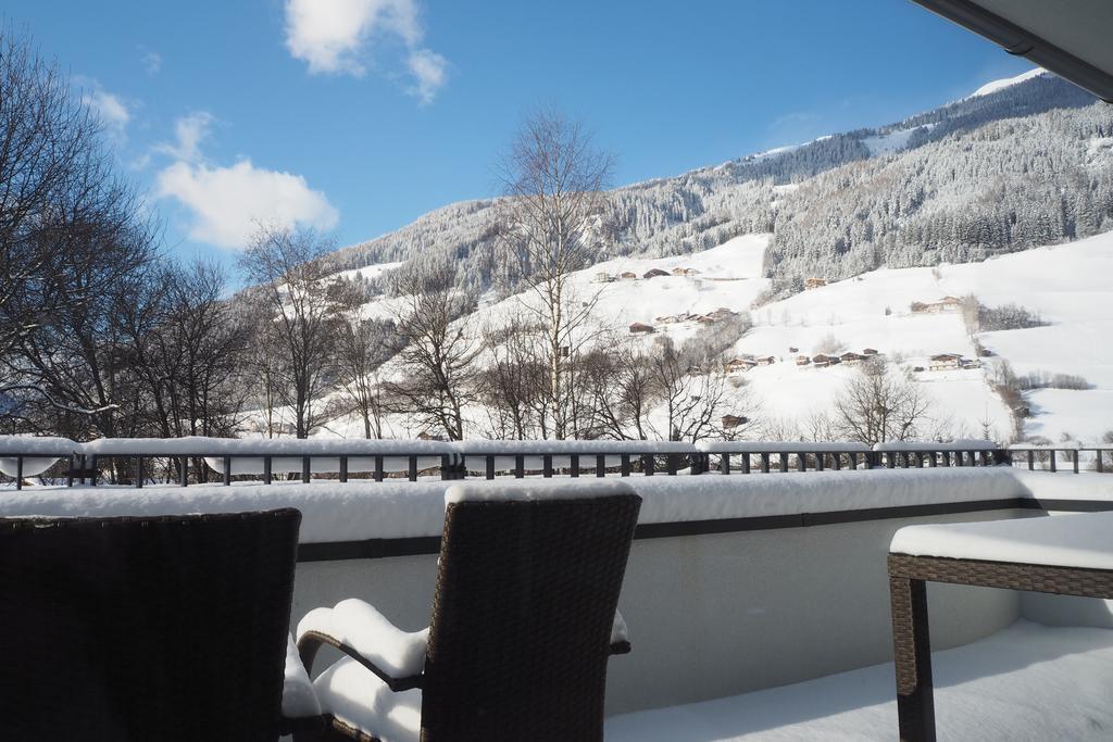 Apartment Smaragdblick Wildkogel Bramberg am Wildkogel Bagian luar foto